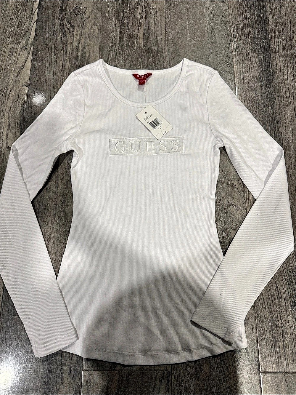GUESS Long Sleeve Logo Tee in White Size Small